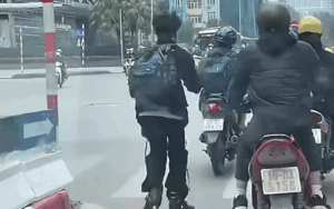 Nam sinh gây bức xúc trên đường, dân tình vội nhắc nhở phụ huynh để chấn chỉnh