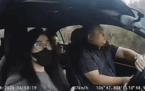 Tài xế được phen hú hồn khi đang lái xe, xem camera tim vẫn đập loạn xạ
