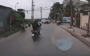 Va chạm với 2 nam sinh, phản ứng của thanh niên khiến dân mạng rôm rả bàn luận