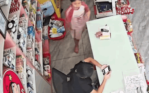 'Búp măng non' giận chị gái nên gây hoạ, mẹ xem lại camera mà nói không nên lời