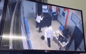 Nam thanh niên uống rượu say lao vào hành hung nữ bảo vệ ở chung cư