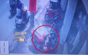 Xuất hiện thêm clip người phụ nữ xúi giục trẻ em trộm đồ trên đường ở TP.HCM