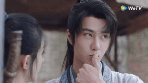 Fan Việt bấn loạn với cảnh hôn sáng tạo của Vương Nhất Bác - Triệu Lệ Dĩnh trong 'Hữu Phỉ'