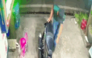 Công an treo thưởng 100 triệu đồng cho người cung cấp thông tin về kẻ trộm xe máy đâm bác sĩ tử vong