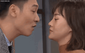 Tập 30 'Hương vị tình thân': Phương Oanh - Mạnh Trường 'thính qua thính lại', Thu Quỳnh khó chịu ra mặt