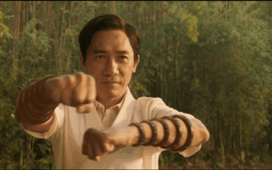 'Shang-Chi' tung trailer hé lộ cảnh combat đỉnh cao trong trận chiến 'phụ tử tương tàn'