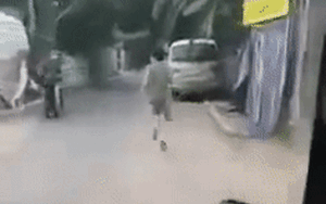 Người đàn ông đi tập thể dục giữa lúc giãn cách, thấy lực lượng chức năng liền quay đầu bỏ chạy