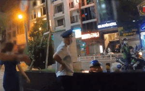 Clip: Ra công viên tâm sự, nam thanh niên liền bỏ chạy khi thấy lực lượng chức năng, để lại bạn gái bơ vơ