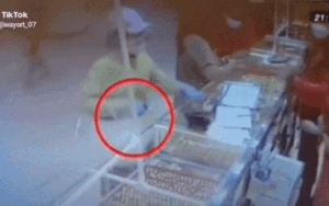 Bị lừa sạch tiền mà mẹ lại nhập viện vì Covid-19, thiếu nữ 17 tuổi đánh liều đi cướp tiệm vàng