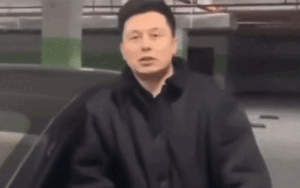 Giống hệt Elon Musk, chàng trai khiến cả 'cõi mạng' xôn xao