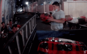 Nam thanh niên ngang nhiên trộm đồ trên xe ba gác, không ngờ một chi tiết đã 'bóc trần' hành vi xấu xí