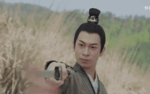 Thả Thí Thiên Hạ: Màn kẹp kiếm bằng 2 ngón tay của Triệu Lộ Tư bị mỉa mai vì quá giả trân