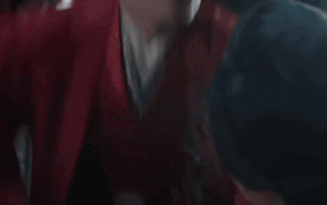 Tinh Hán Xán Lạn của Triệu Lộ Tư gây sốc vì một phân cảnh đen tối, đạo diễn hóa ra lại là người quen