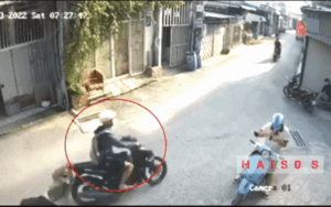 Tên trộm kéo lê nam thanh niên trên đường, cái kết khiến nhiều người hả hê