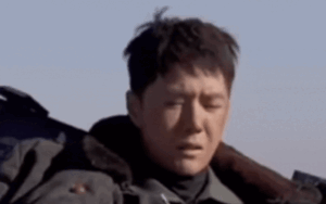 Vương Nhất Bác khiến khán giả suýt không nhận ra khi xuất hiện đen nhẻm trong Vua Của Bầu Trời