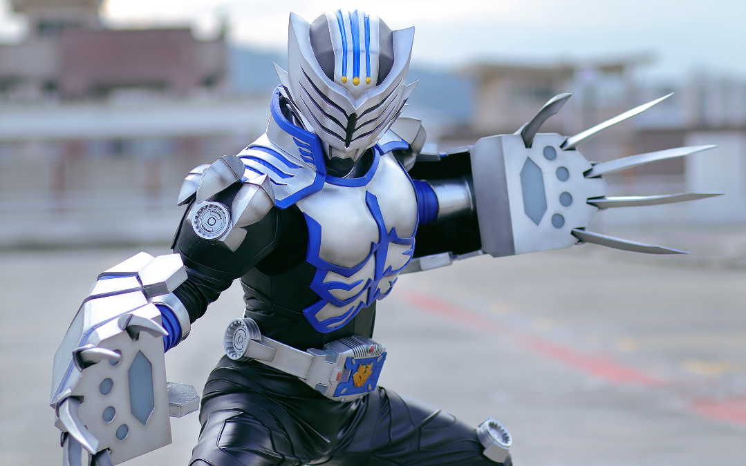 Trầm trồ trước loạt ảnh cosplay Kamen Rider Tiger cực chất