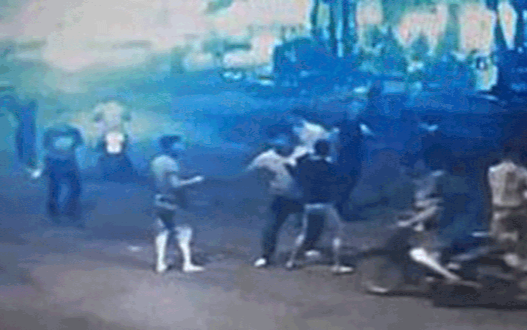 Chia tay đòi quà, nam thanh niên bị bạn cùng phòng của người yêu cũ đánh chấn thương Ảnh 2