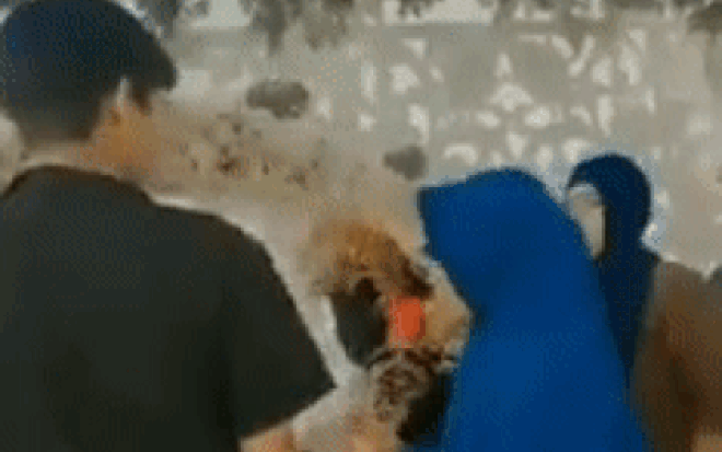 Cô dâu khóc ngất khi thấy người yêu cũ tới đám cưới, phát ngôn của chàng trai khiến nhiều người ngỡ ngàng Ảnh 2