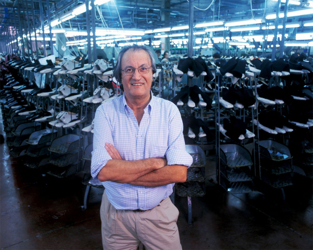 Những huyền thoại thời trang qua đời trong năm 2020 đầy sóng gió Ảnh 9