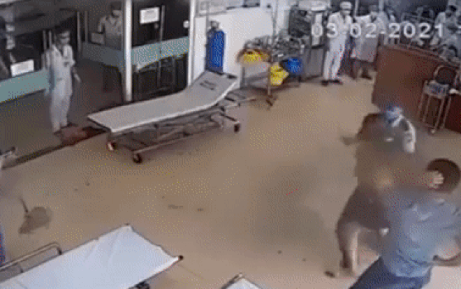 Bị nhắc nhở đeo khẩu trang, bệnh nhân say xỉn đấm bác sĩ bầm tím vùng mặt Ảnh 2