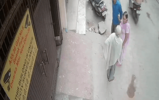 Clip: Con trai tát chết mẹ già, nguyên nhân phía sau càng gây phẫn nộ hơn Ảnh 2