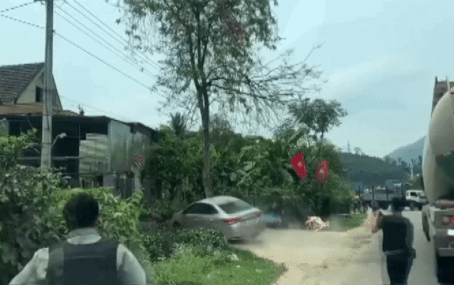 Công an nổ súng uy hiếp, vây bắt đối tượng vận chuyển ma túy Ảnh 2