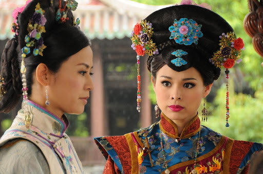 Y Lan và Nguyên Uyển đều có bản lĩnh bất phàm, tầm nhìn bao quát và sự thông tuệ của riêng mình khi sống trong Tử Cấm Thành. Chỉ là, khi họ buộc phải đấu với nhau, những điều này trở thành vũ khí để tiêu diệt đối phương.