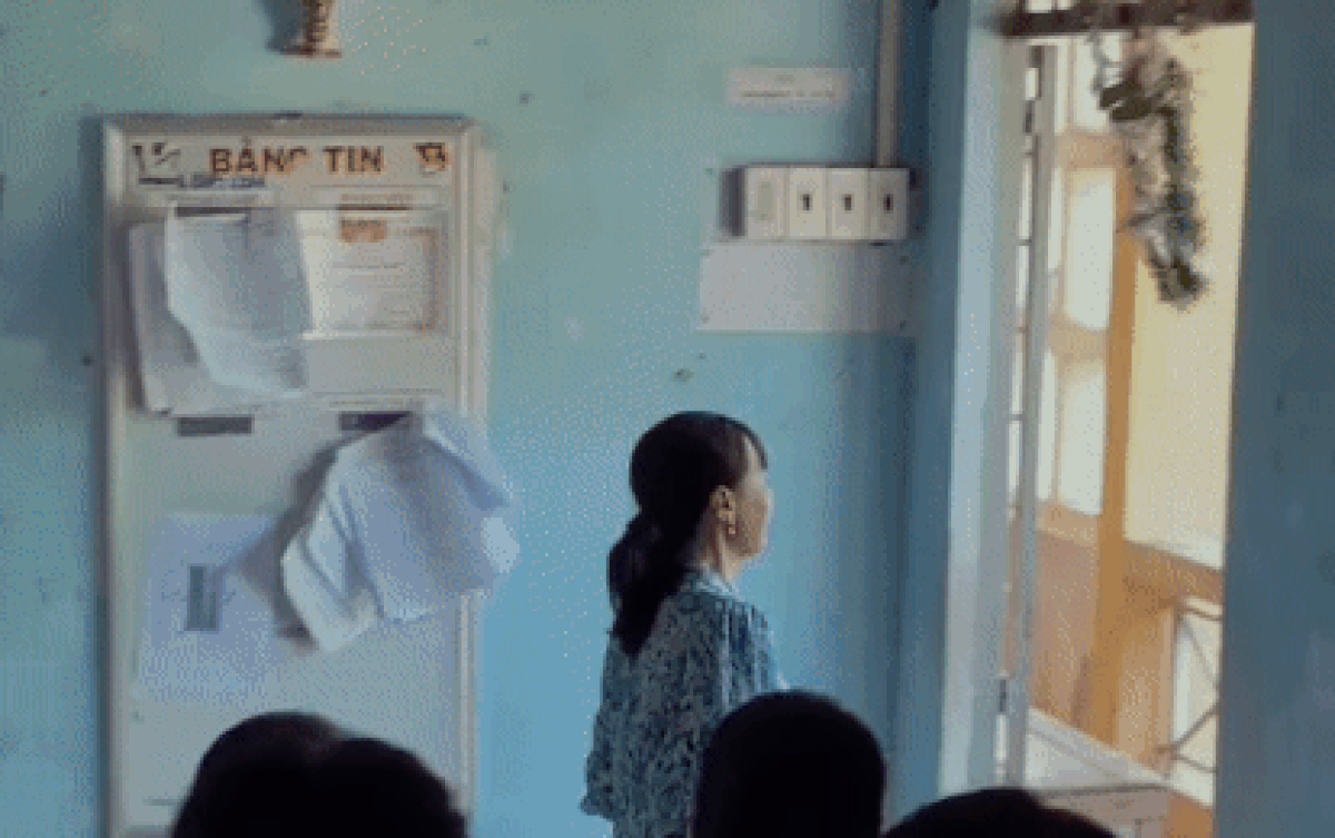 Cô giáo bật khóc trước giờ khắc tạm biệt học trò ở tiết học cuối cùng gây xúc động Ảnh 2