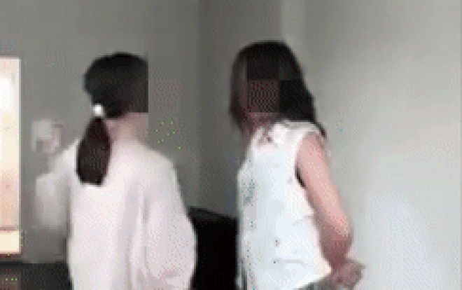 Nữ sinh bị đánh ghen tập thể, lãnh trọn 30 cái tát trong 5 phút không dám phản kháng Ảnh 2