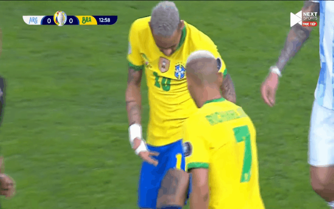 Neymar bị xé rách quần ở chung kết Copa America 2021 Ảnh 2