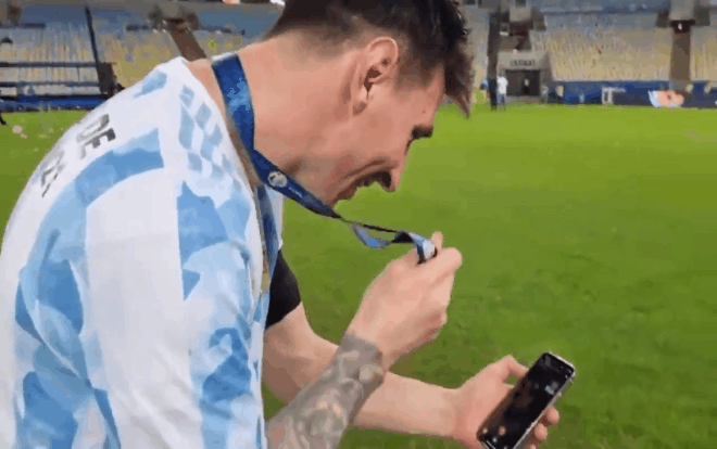 Messi gọi Facetime cho vợ con khoe HC vàng Copa America Ảnh 2