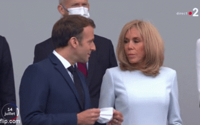 Đệ nhất phu nhân Pháp gây tranh cãi vì lạnh lùng với chồng trẻ, không chịu đeo khẩu trang Ảnh 2
