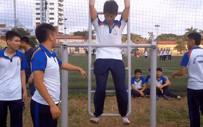 Phát hiện môn Thể chất siêu khó nhằn khiến dân tình 'khóc thét': 'Xem xong muốn tiền đình luôn!' Ảnh 2