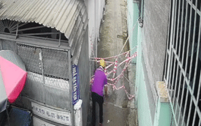 Sự thật clip người đàn ông tự ý tháo dây để vào khu phong tỏa có 4 F0 ở TP.HCM Ảnh 2