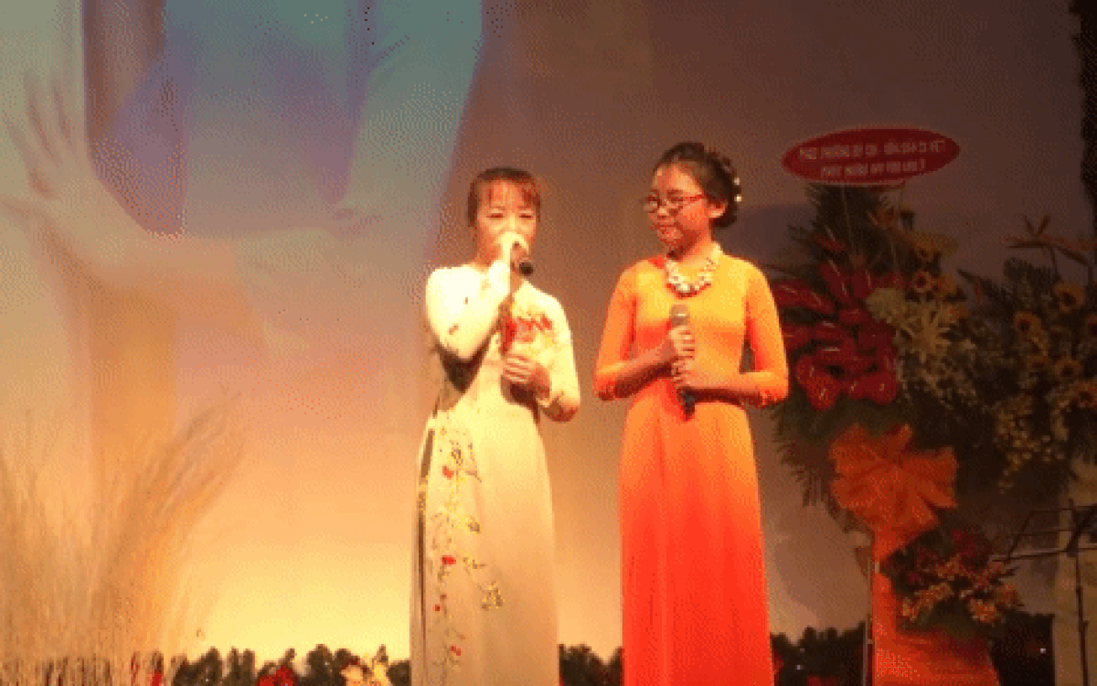 Dân mạng bồi hồi chia sẻ màn song ca ăn ý của Phương Mỹ Chi và cô út Phương Quế Như Ảnh 2