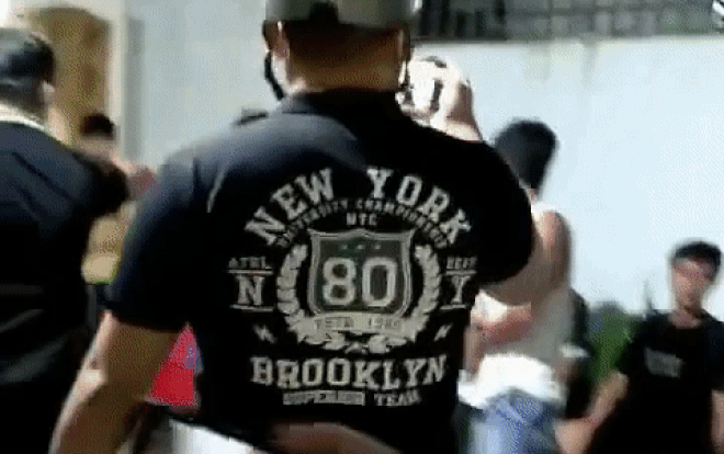 Đang tụ tập ăn nhậu giữa mùa dịch, 5 người đàn ông ngơ ngác khi lực lượng chức năng ập vào bắt quả tang Ảnh 2