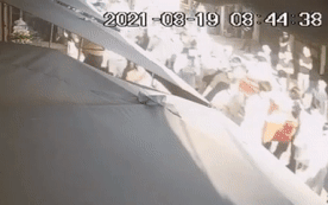 Để hàng trăm người đưa tang giữa mùa dịch, một Chủ tịch xã ở Hà Nội bị đình chỉ công tác Ảnh 2