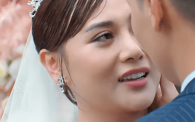 Đám cưới thế kỉ trên màn ảnh VTV: Mạnh Trường hôn chặt Phương Oanh, Thu Quỳnh ngậm cục tức Ảnh 2