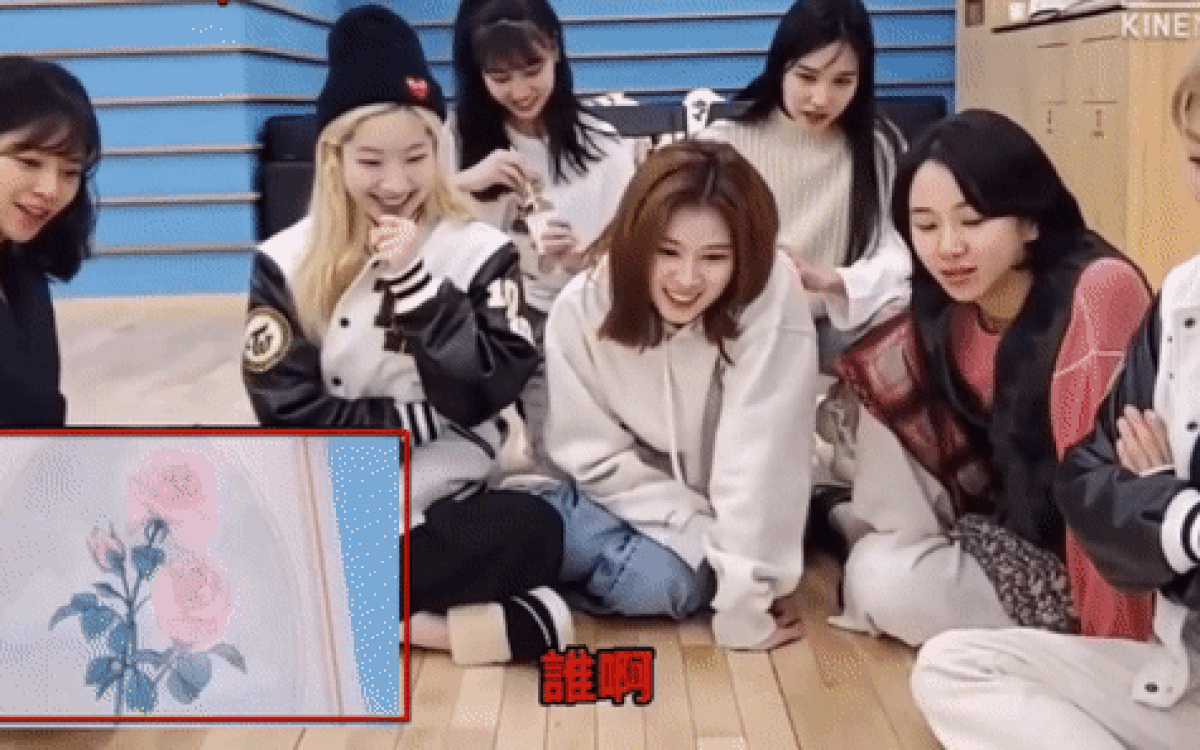 Twice mê mẩn Có chắc yêu là đây của Sơn Tùng, say sưa reaction không quên lắc lư theo nhịp? Ảnh 2