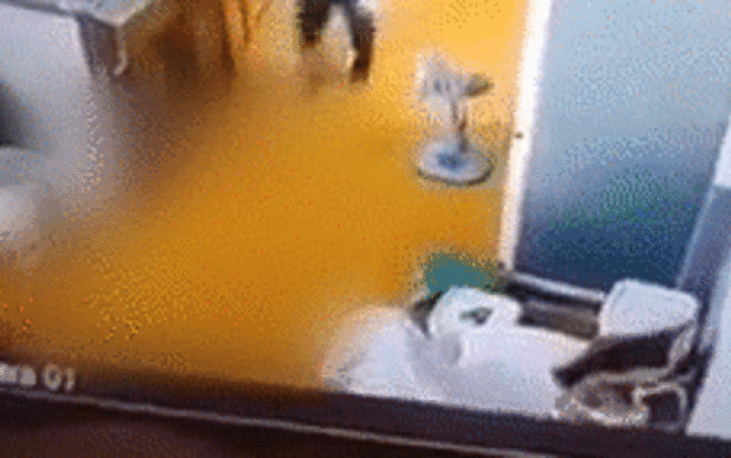 Kinh hoàng cảnh người đàn ông chém vợ cũ liên tiếp, sau đó được phát hiện tử vong dưới hồ trong đêm Ảnh 2