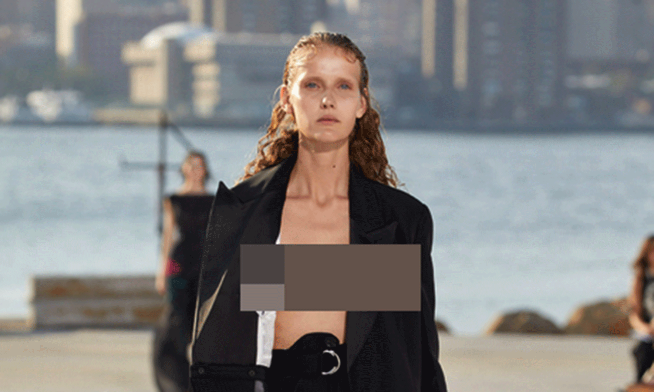 Người mẫu dính sự cố tại show diễn của NTK gốc Việt ở New York Fashion Week Ảnh 2