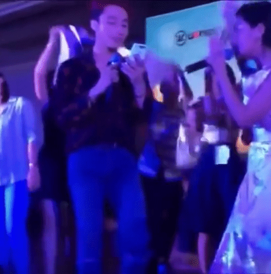 Sân khấu song ca Cơn mưa tình yêu của Sơn Tùng cùng nữ ca sĩ này ra sao mà khiến fan 'say như điếu đổ'? Ảnh 6