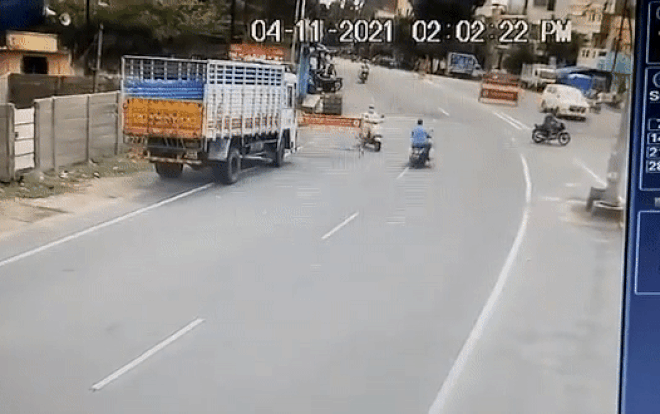 Đem theo thứ này, xe máy đang đi bất ngờ phát nổ làm hai người chết Ảnh 2