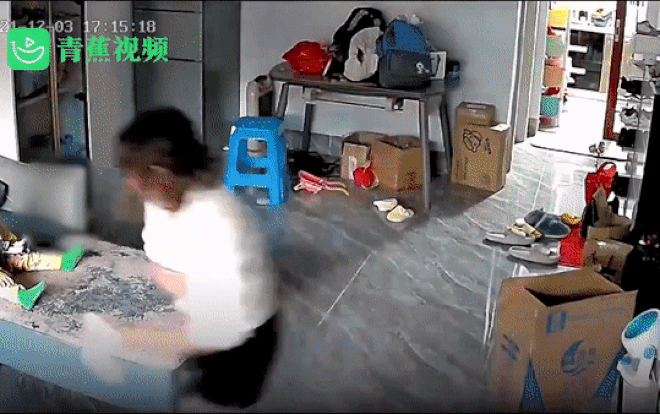 Bình gas trong nhà đột ngột phát nổ, nhưng ai cũng khen may mắn vì lý do này Ảnh 2