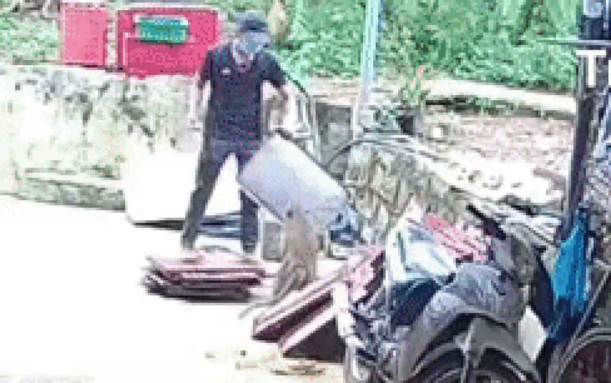 Clip: Khỉ tấn công nam thanh niên và màn giằng co khiến nhiều người 'nín thở' theo dõi Ảnh 2