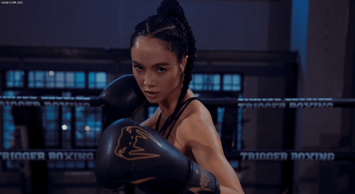 Vũ Ngọc Anh mướt mồ hôi trên sàn tập boxing, tiết lộ kinh nghiệm sau trận đấu cực căng của Cường Seven Ảnh 2