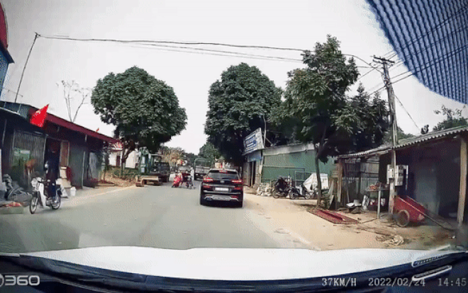 Gặp vụ va chạm giao thông rồi bỏ chạy, người tài xế 'nghĩa hiệp' đã làm 1 điều khiến cõi mạng tán thưởng Ảnh 2