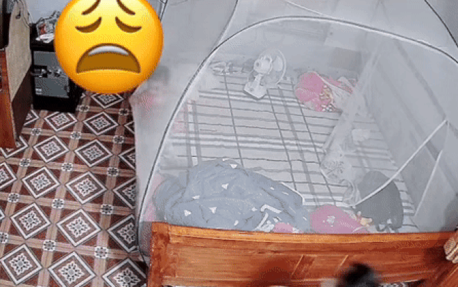 Lao mình đến đỡ con sắp ngã lộn xuống đất, người mẹ gây ngỡ ngàng với pha giải cứu 'cồng kềnh' Ảnh 2