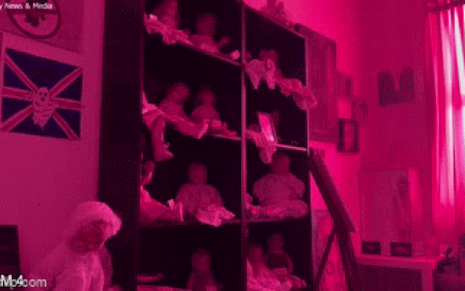 Được tặng món quà là con búp bê, 2 vợ chồng 'kinh hồn bạt vía' khi chứng kiến 1 cảnh tượng qua camera Ảnh 2