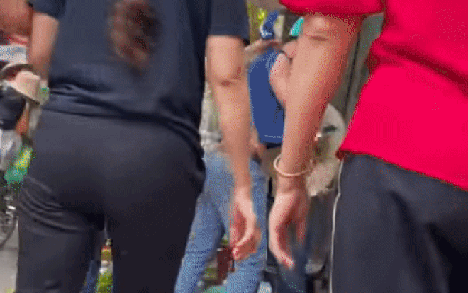 Đưa bạn của con về nhà, người đàn ông bị bố bạn đánh 'không trượt phát nào' vì nghi là bắt cóc Ảnh 2